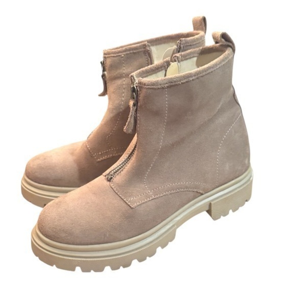 Cruza Women's Tan Suede Zip Front & Side Lug Sole Ankle Boots Size 39 - Picture 3 of 8